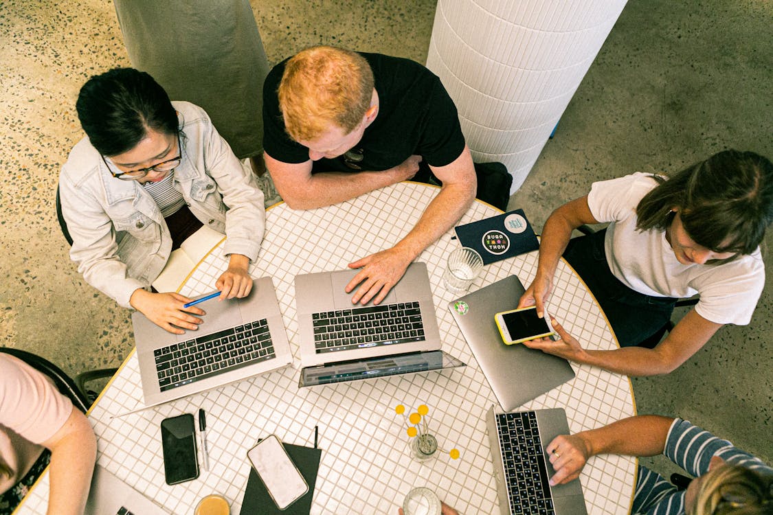 Den nye generation af coworking spaces i København: Hvad adskiller moderne arbejdspladser? 